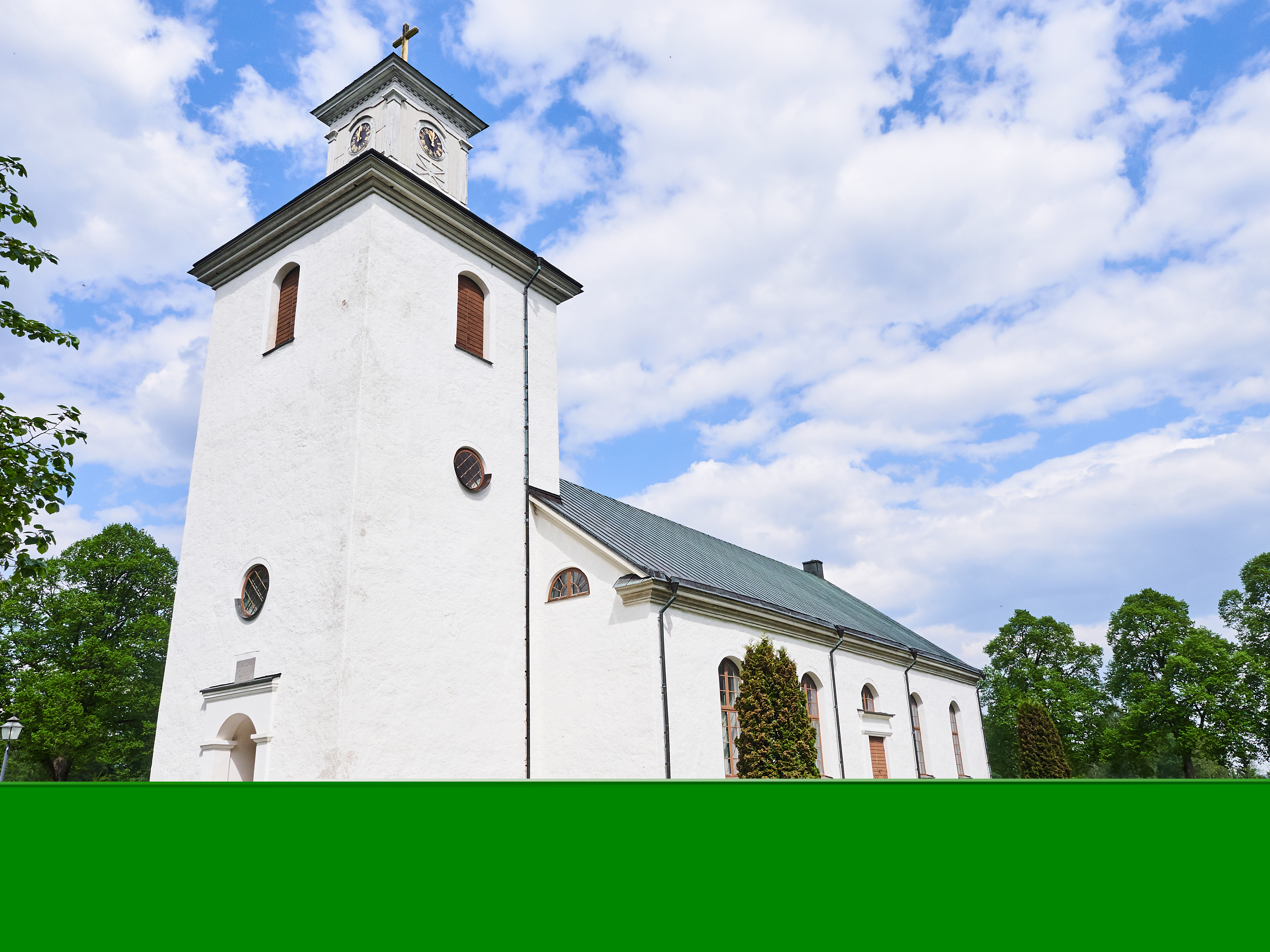 Exteriörbild av Bergs kyrka.