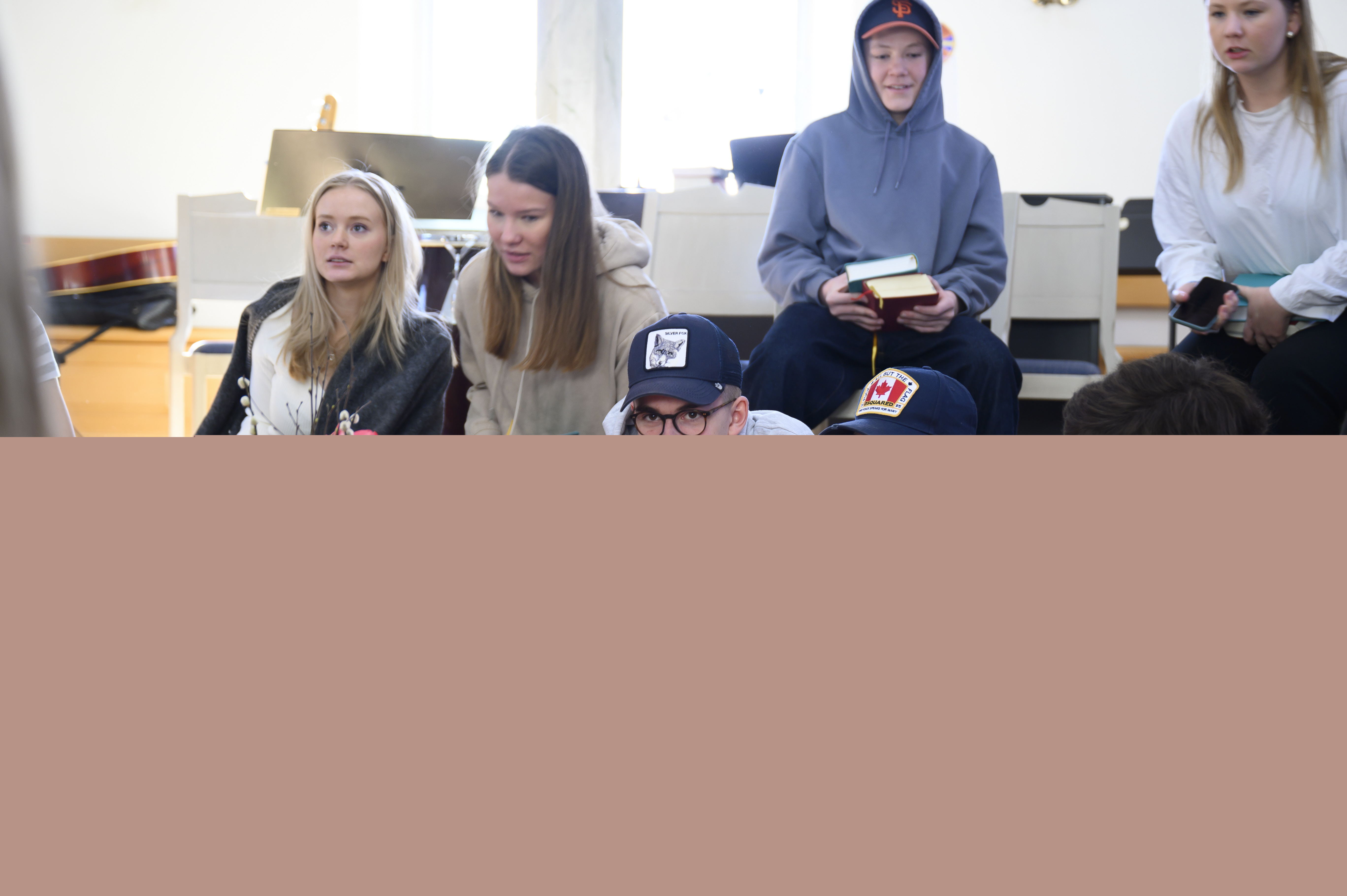 Konfirmander under samling