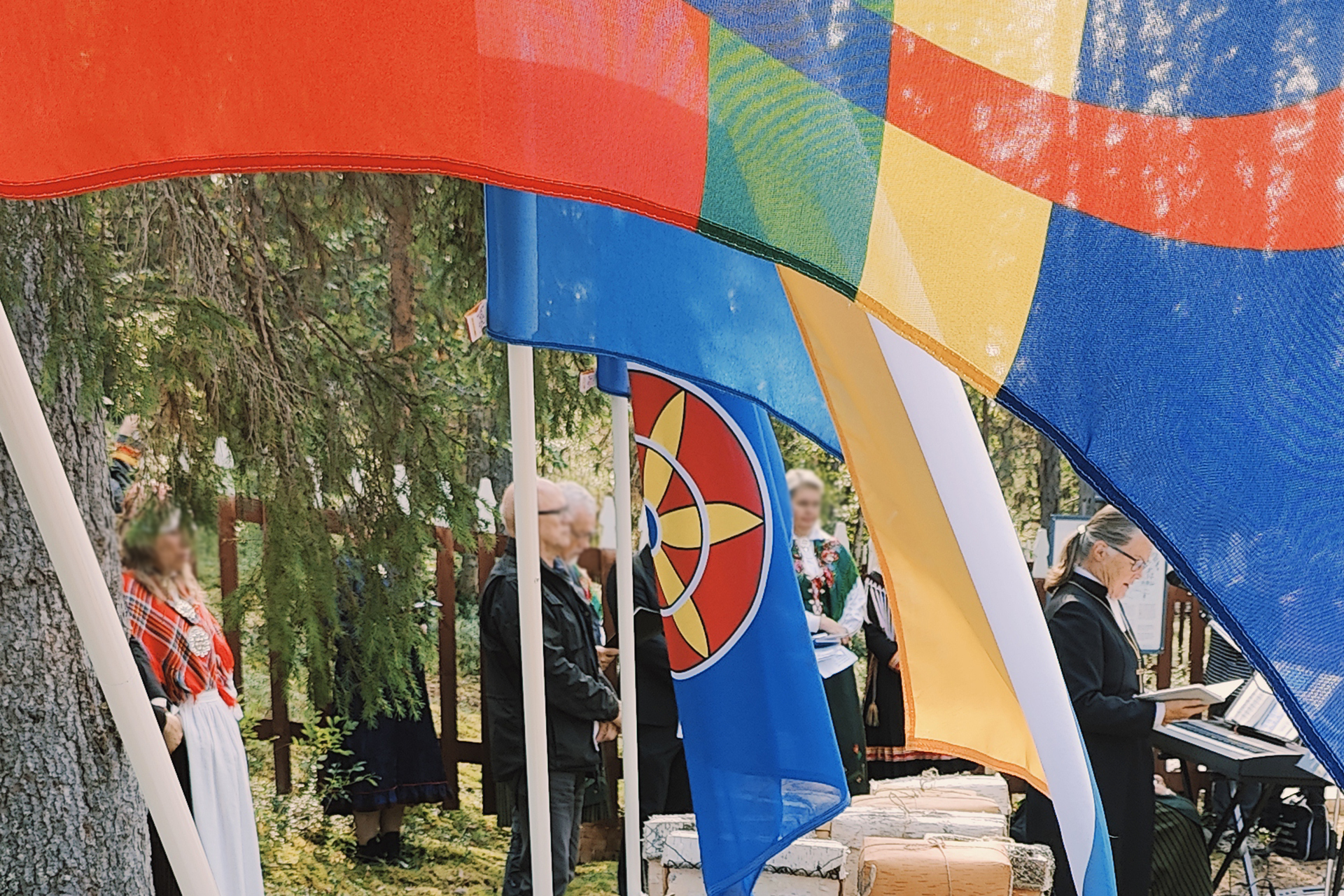 Från ceremonin den 18 augusti 2024 på Akamella ödekyrkogård, Muodoslompolo.