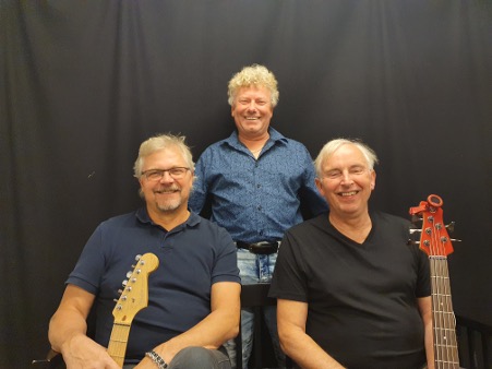 Sommarkväll i Tomas – Old Enough – med blues och rock av äldre och nyare slag