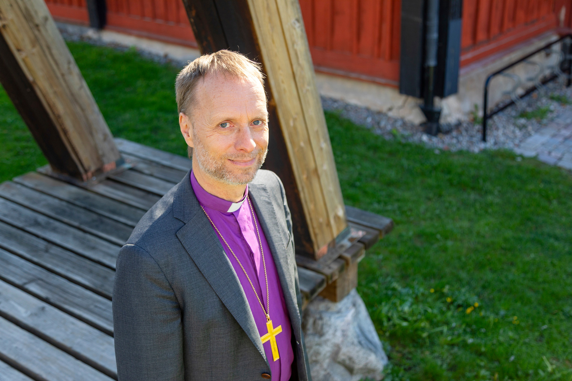 Foto taget snett ovanifrån på Biskop Mikael Mogren