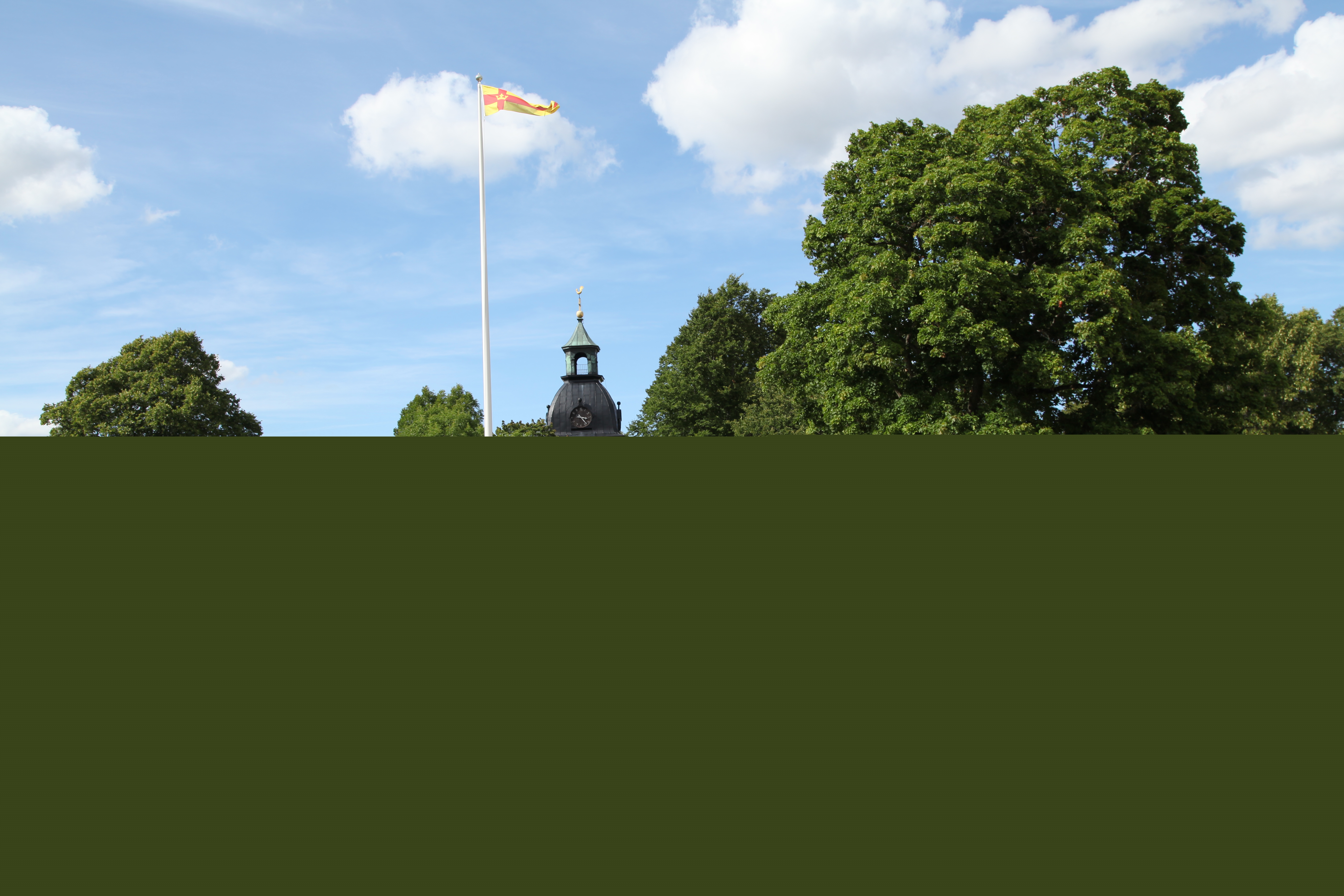 Ekeby kyrka i sommartid