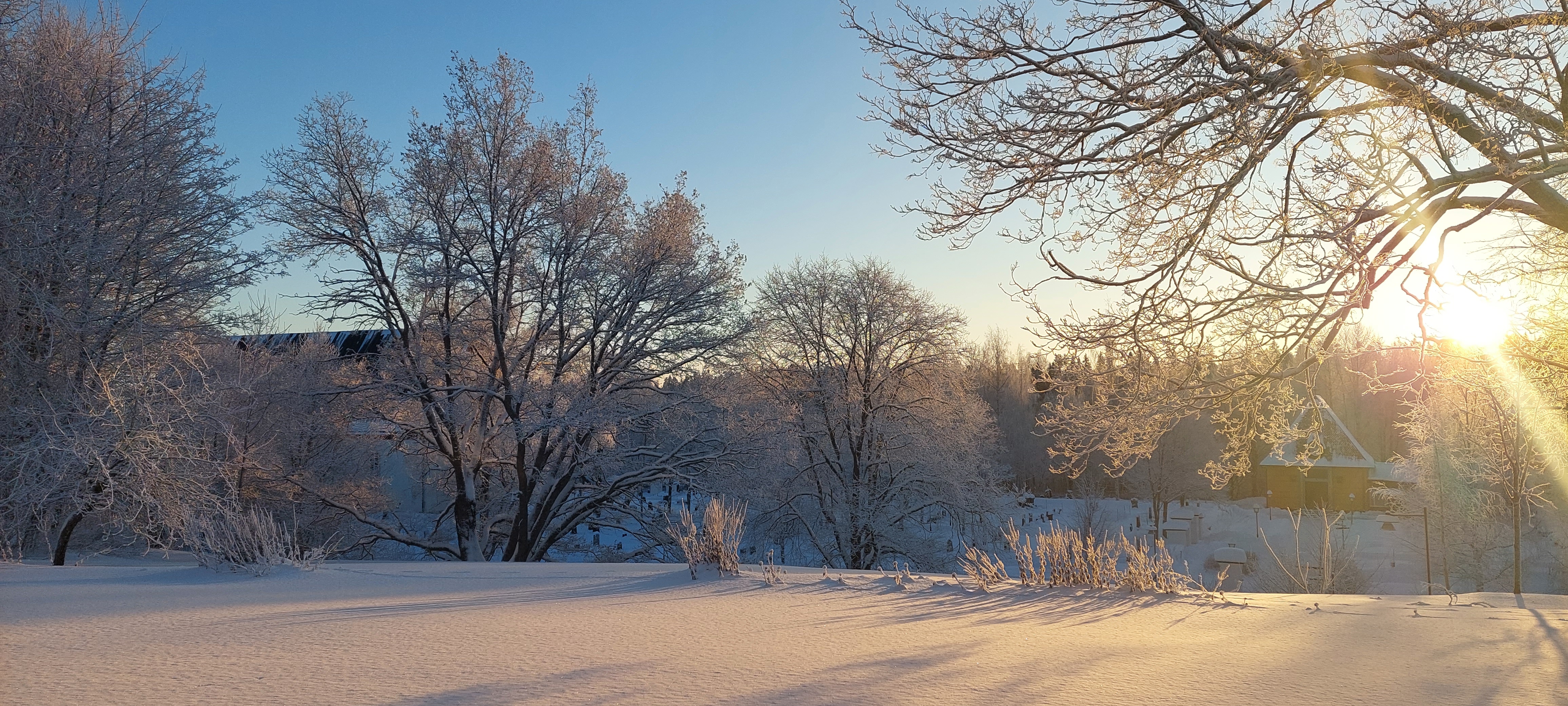 Vintersol Backens kyrka