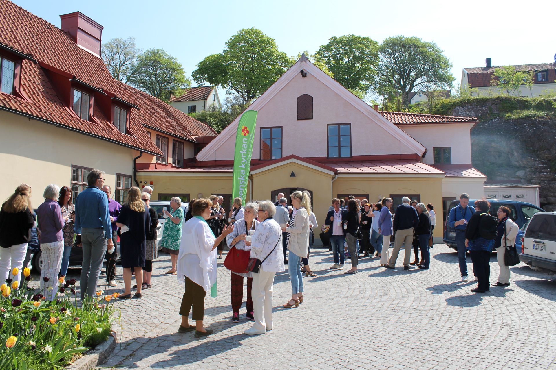 Bild från Gotlands kyrkvecka 2016 under en paus mellan seminarierna i Församlingshuset
