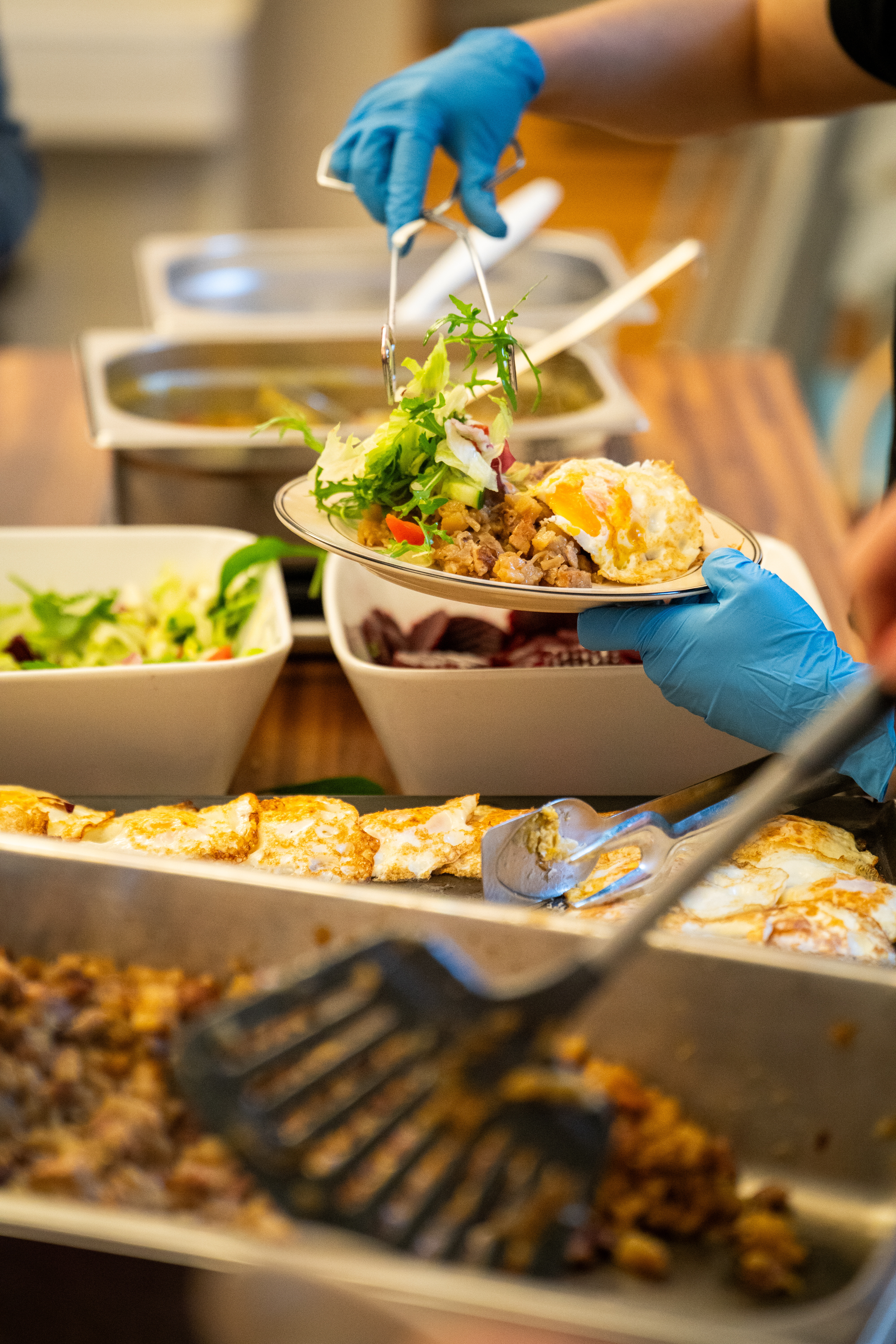 I samband med lunchmusiken i Sundbybergs kyrka serveras en lunch utan kostnad till den som vill delta i gemenskap efter musiken.