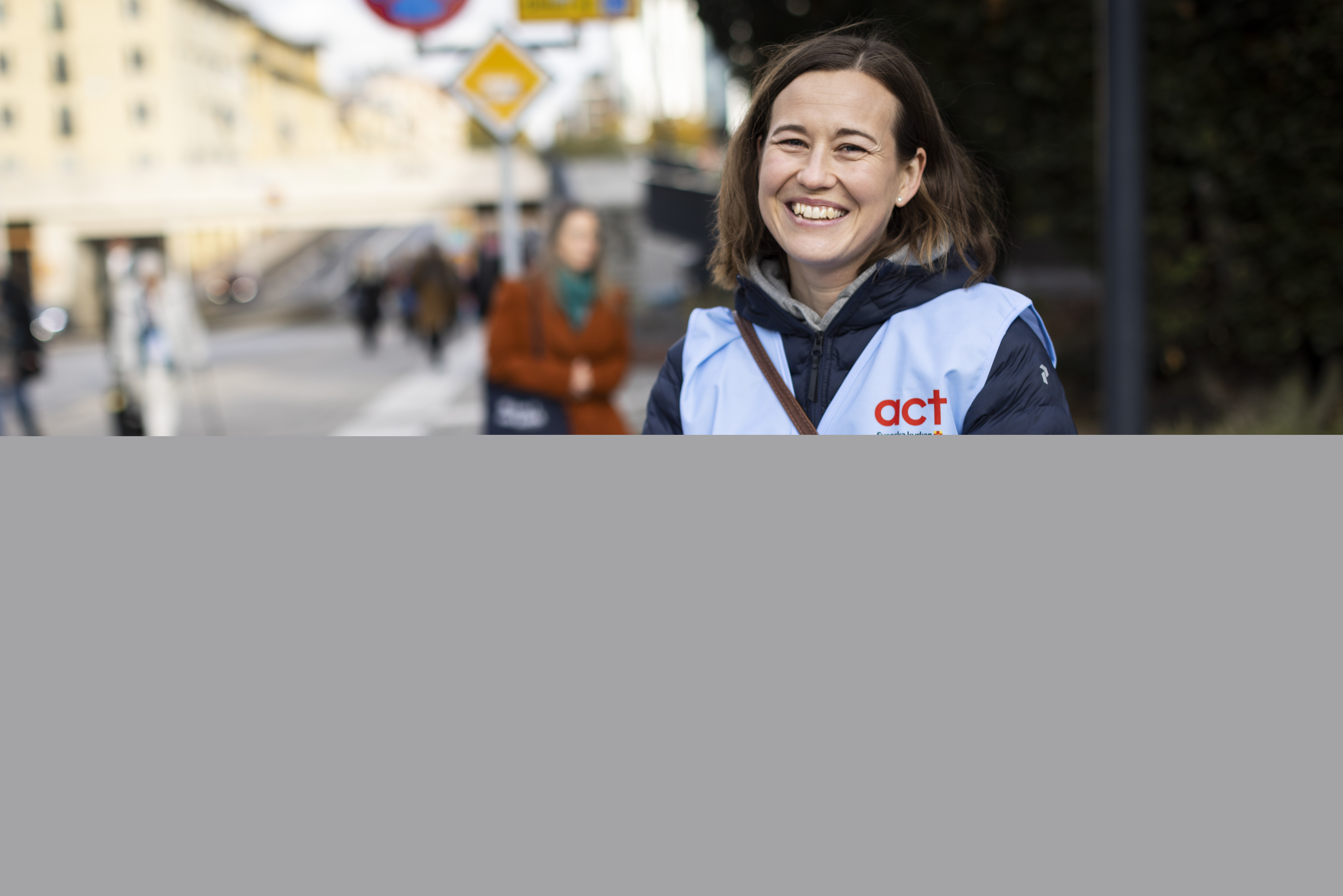 Kvinna i Act Svenska kyrkan-väst