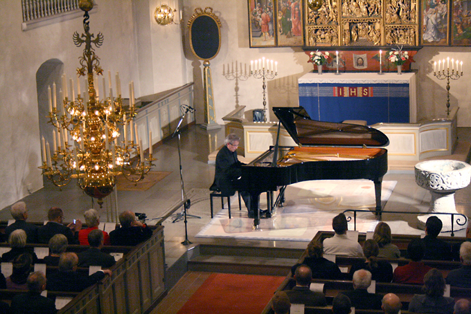 Flygeln i Västerlövsta kyrka.